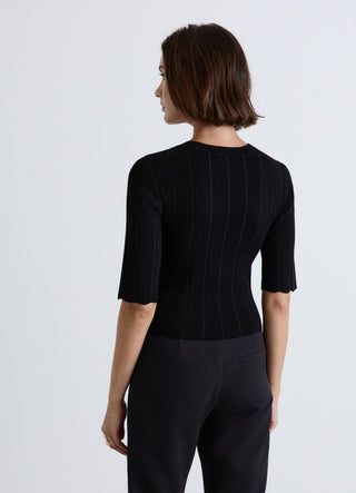 Ribbed T-shirt with wavy edges