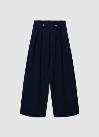 Pantalone palazzo u jednobojnoj varijanti sa naborima