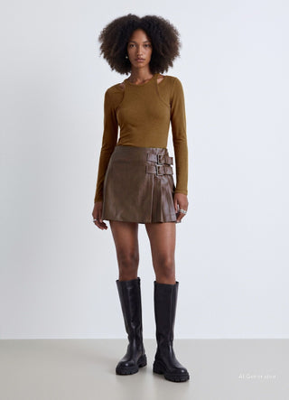 Pleated culotte trousers with buckles