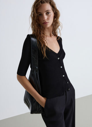 Ribbed T-shirt with V-neck and buttons