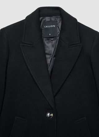Three-quarter length single-breasted coat with two buttons