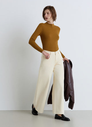 T-shirt a manica lunga a costine con collo alto