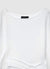 Pull moulant avec ceinture nouée