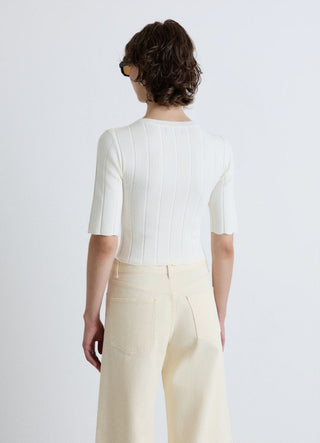 Ribbed T-shirt with wavy edges