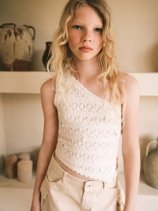 Top monospalla in crochet con conchiglie