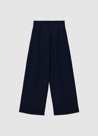 Pantalone palazzo u jednobojnoj varijanti sa naborima