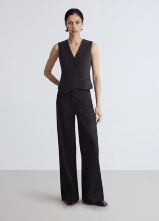 Asymmetric waistcoat with five buttons