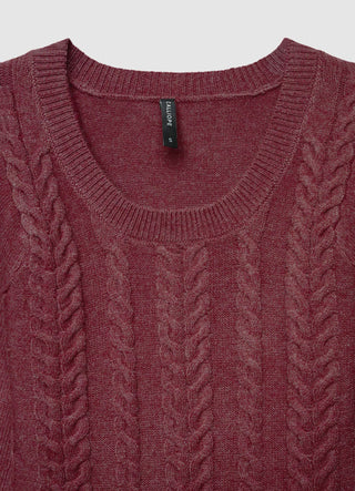 Cable-knit body with long sleeves