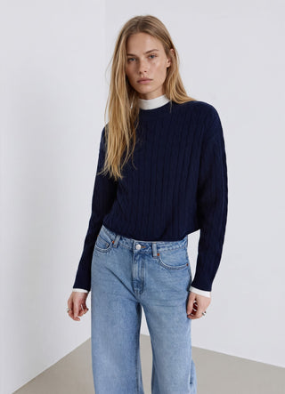 Maglia crop a trecce girocollo