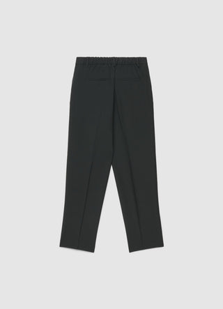 Trousers with pleats and elasticated waistband