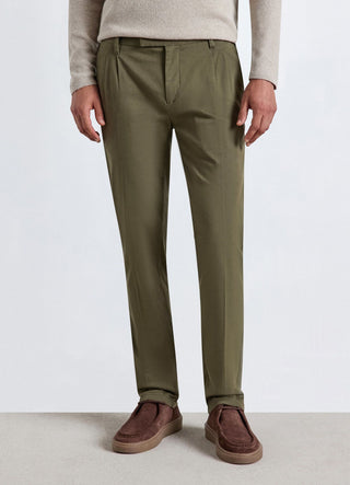Pantaloni chinos con doppia pinces