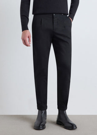 Pantaloni chinos con bottoni in vita