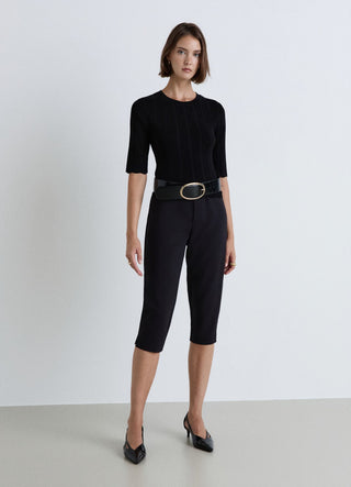 Ribbed T-shirt with wavy edges