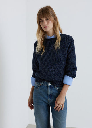 Crew neck jumper with raglan sleeves