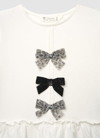 T-shirt avec nœuds appliqués